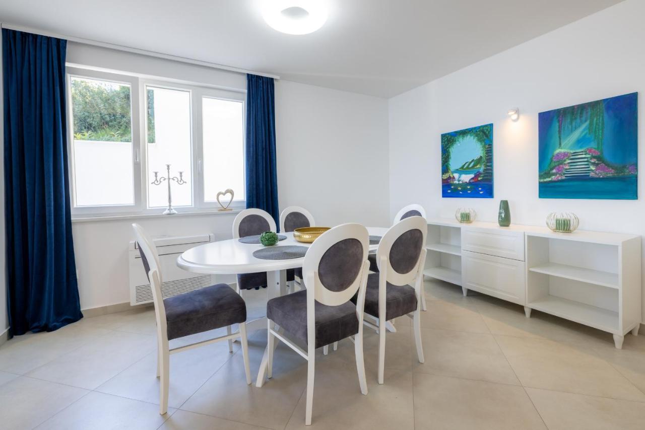 Villa Smaragd - Lapis - Luxury Apartment With Shared Pool Makarska Buitenkant foto