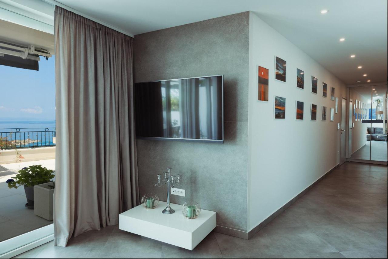 Villa Smaragd - Lapis - Luxury Apartment With Shared Pool Makarska Buitenkant foto