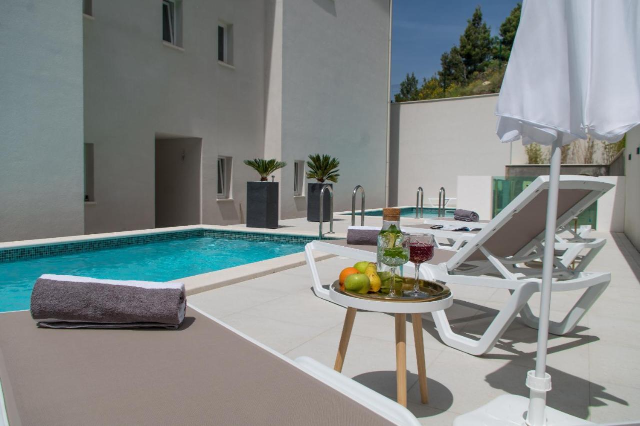 Villa Smaragd - Lapis - Luxury Apartment With Shared Pool Makarska Buitenkant foto