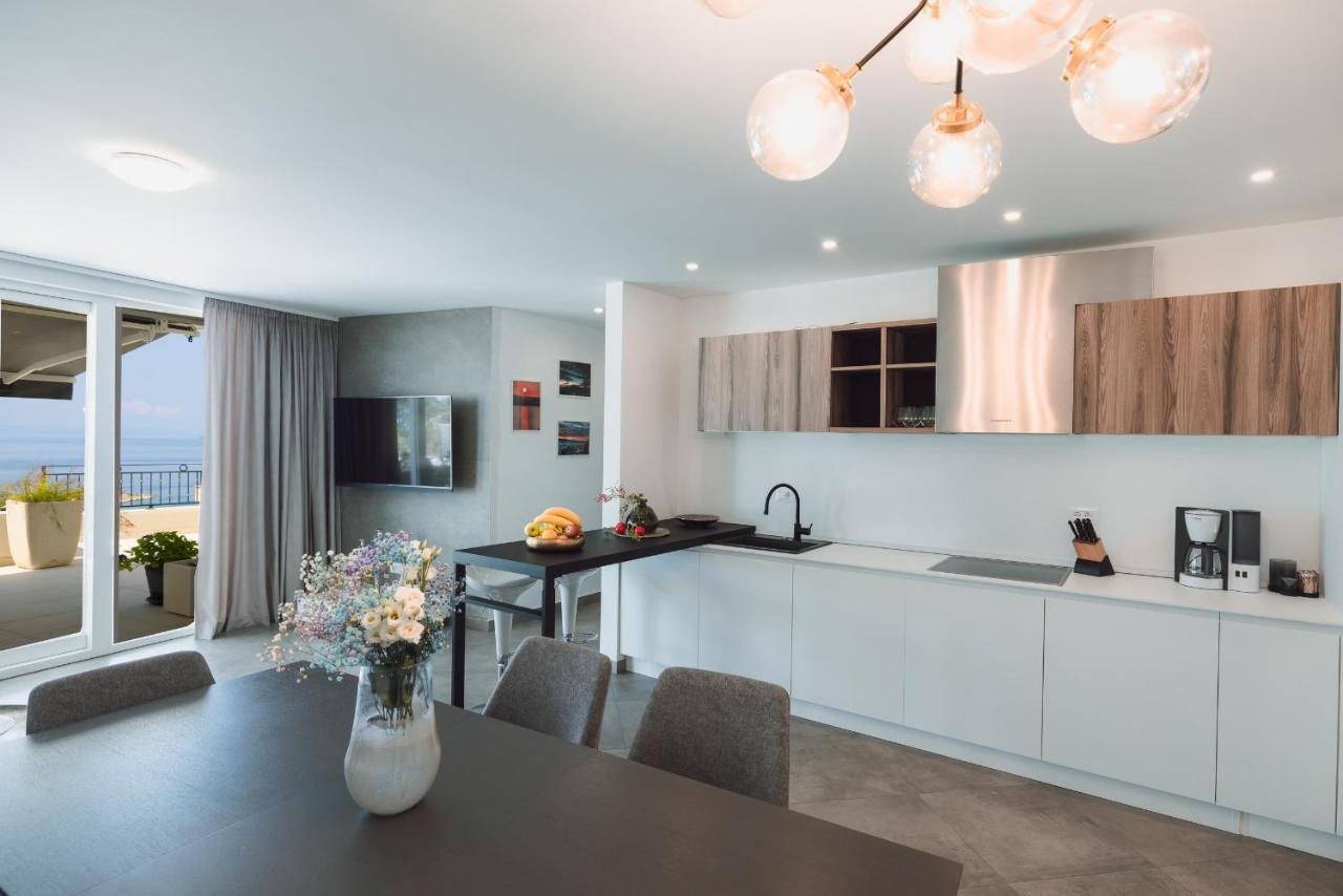 Villa Smaragd - Lapis - Luxury Apartment With Shared Pool Makarska Buitenkant foto