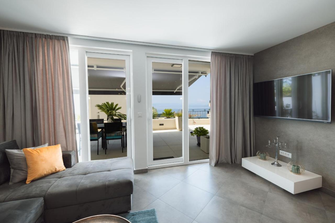 Villa Smaragd - Lapis - Luxury Apartment With Shared Pool Makarska Buitenkant foto