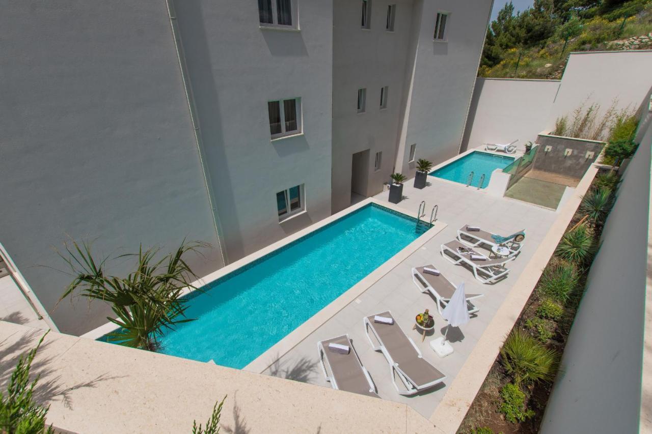 Villa Smaragd - Lapis - Luxury Apartment With Shared Pool Makarska Buitenkant foto